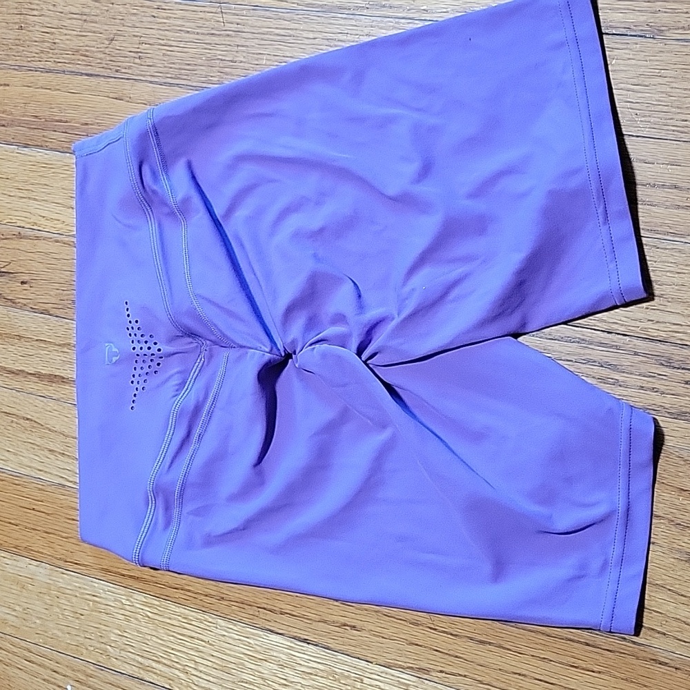 Tom tiger gym shorts size small